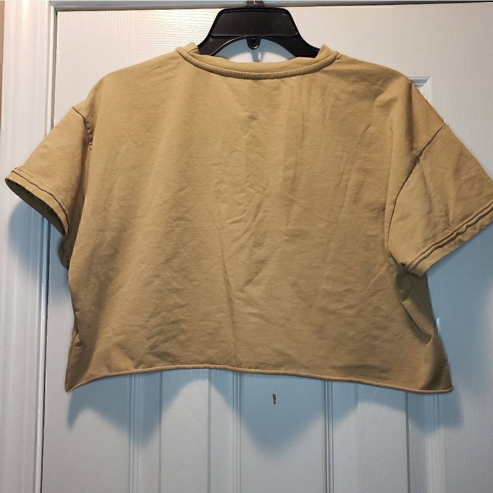 Solid Raw-cut Boxy cropped tee - Picture 3 of 6